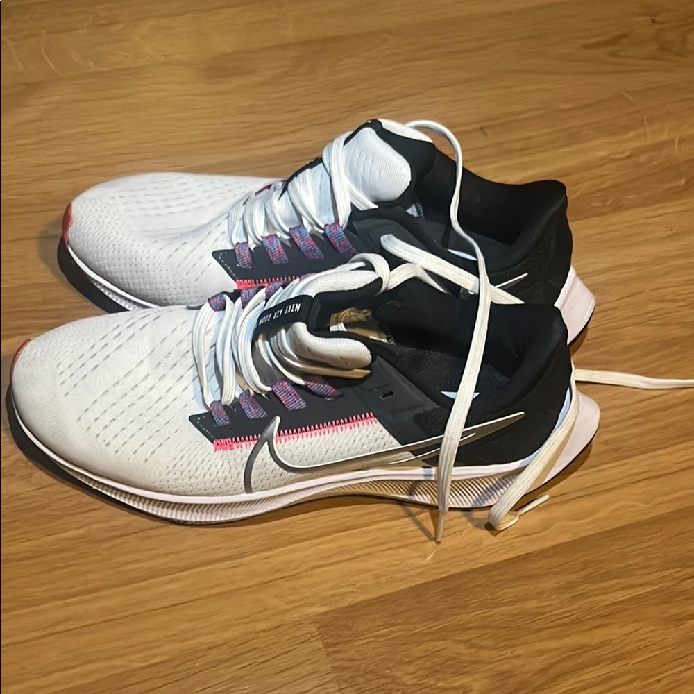 Nike Women's White and Black Running Shoes